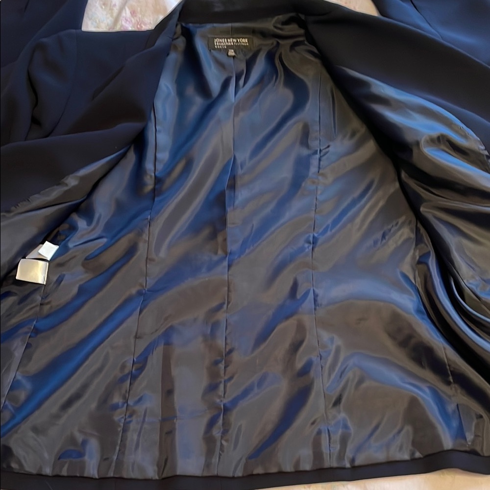 Classic Navy Blue Women's Blazer - Picture 5 of 7